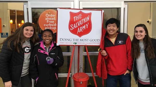 Senior 4-H'ers had a blast ringing the bell for the Salvation Army this year!